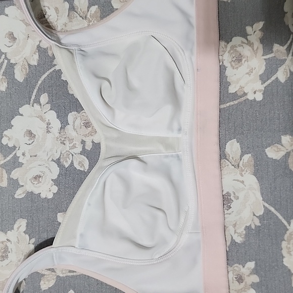 Lululemon TaTa Tamer Sports Bra Pink 32C - Picture 5 of 8